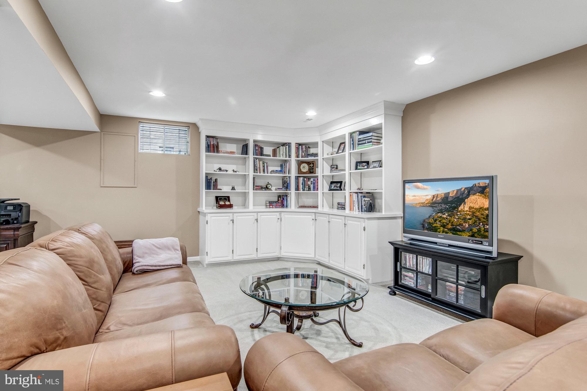 WESTPORT - Residential