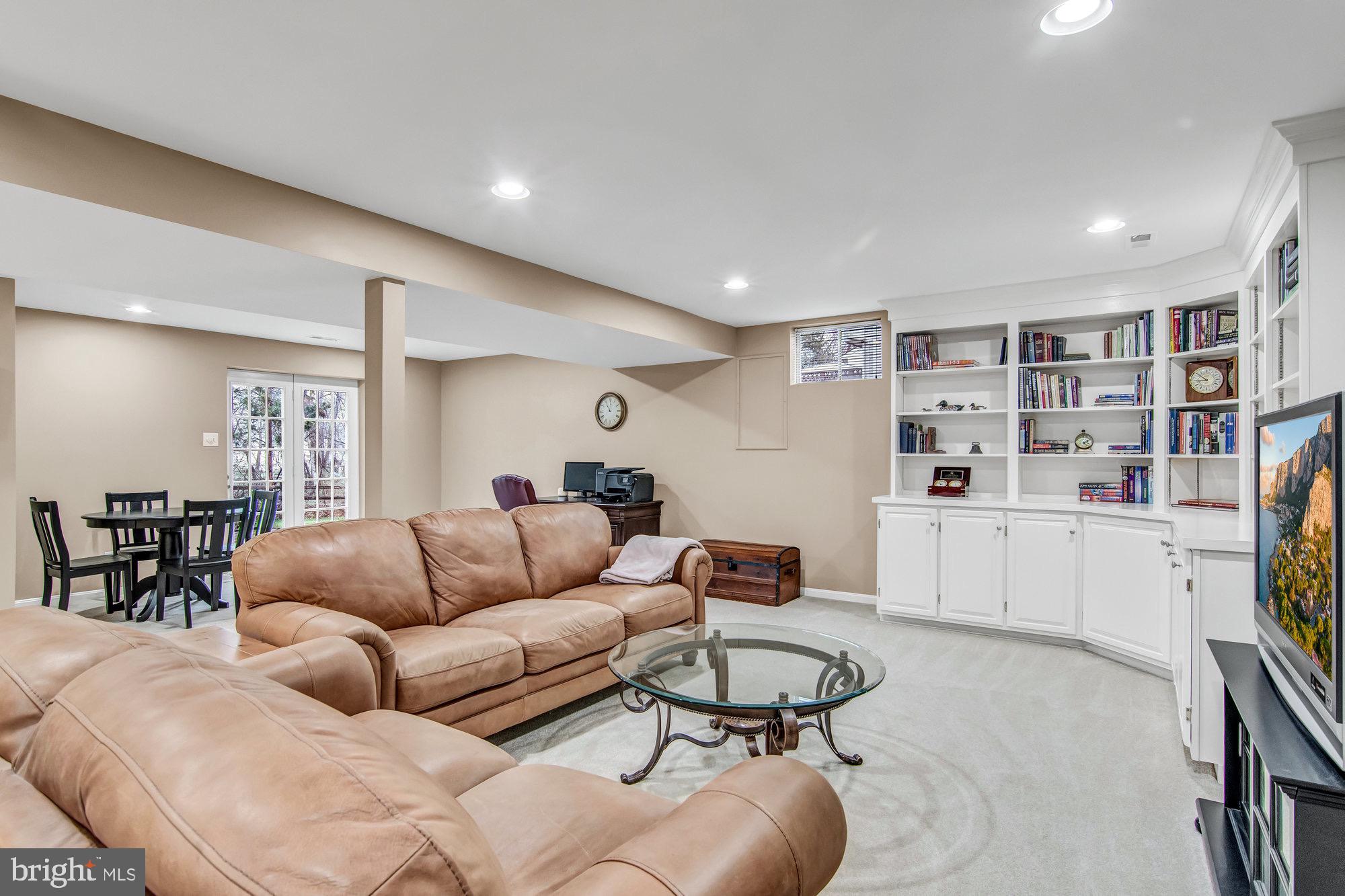 WESTPORT - Residential