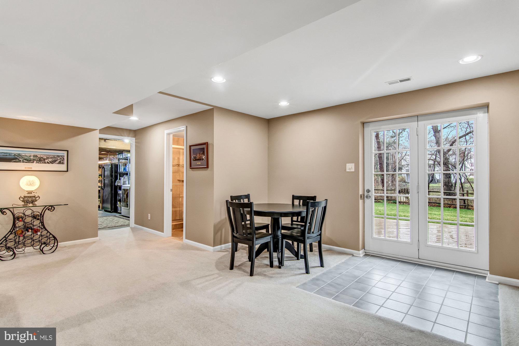 WESTPORT - Residential