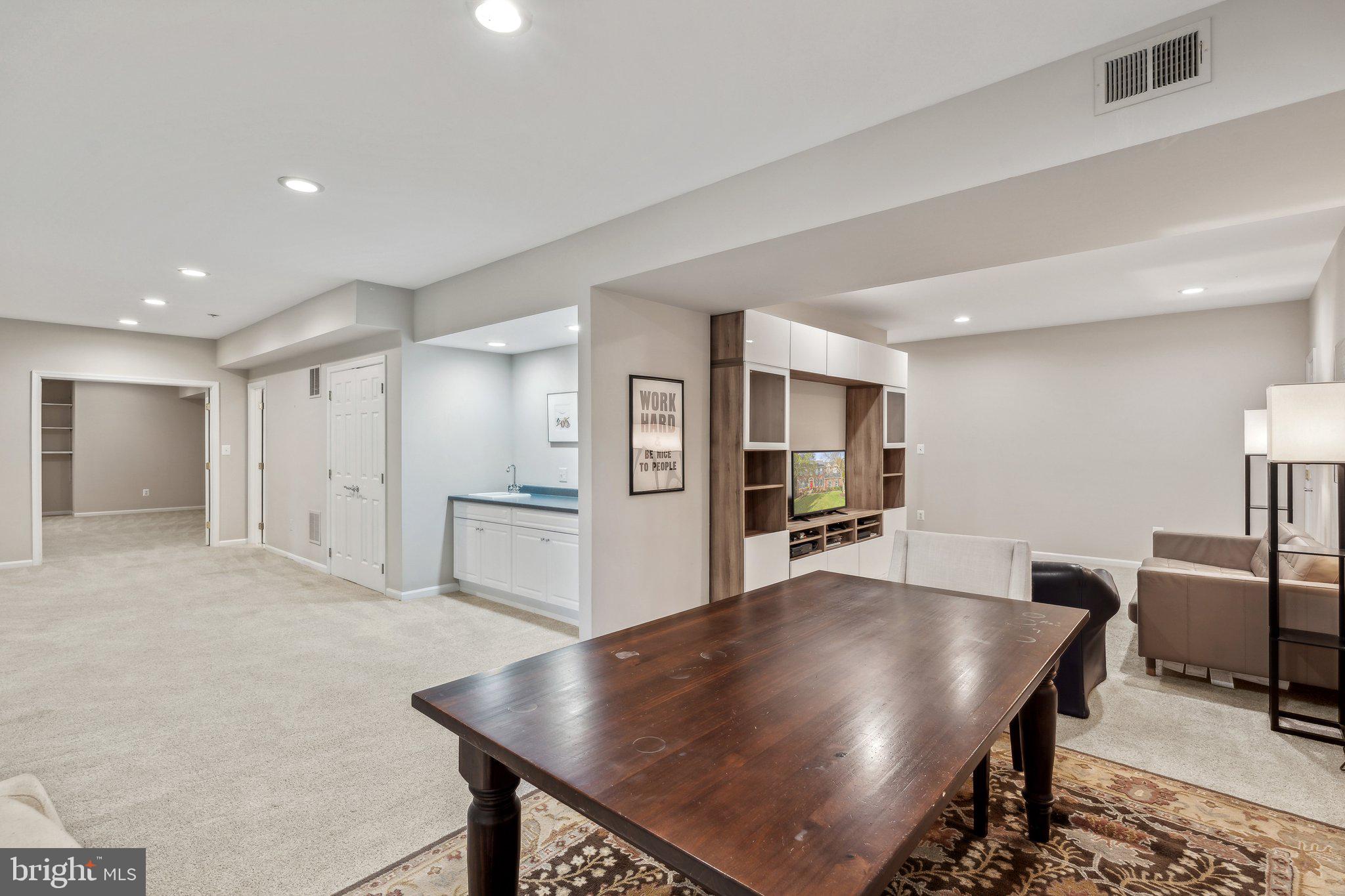 GRAND HAMPTONS II - Residential