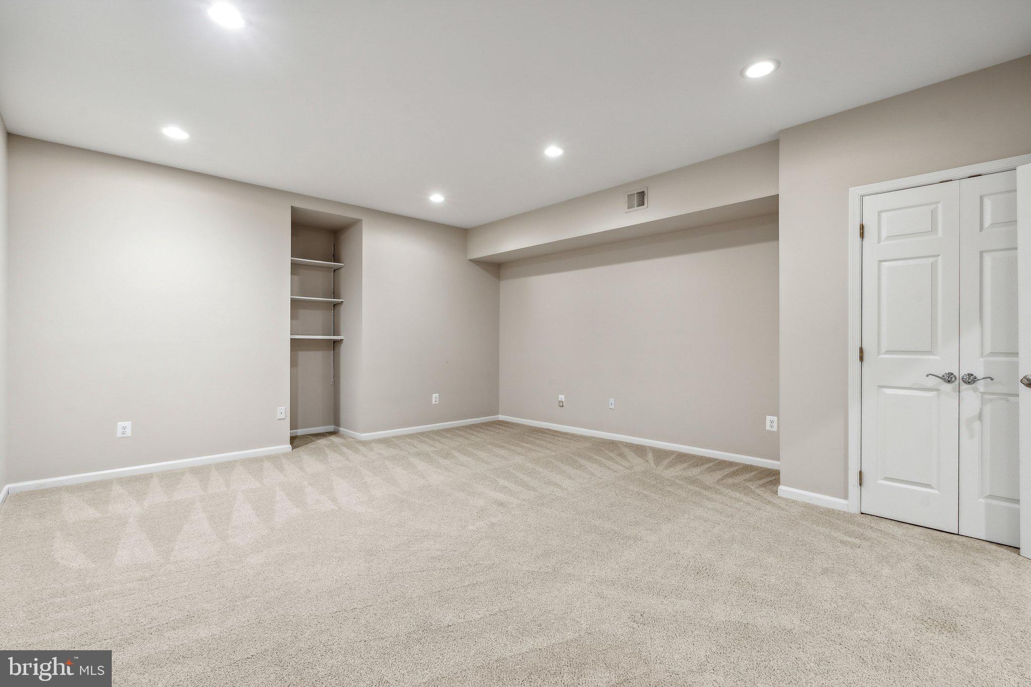 GRAND HAMPTONS II - Residential