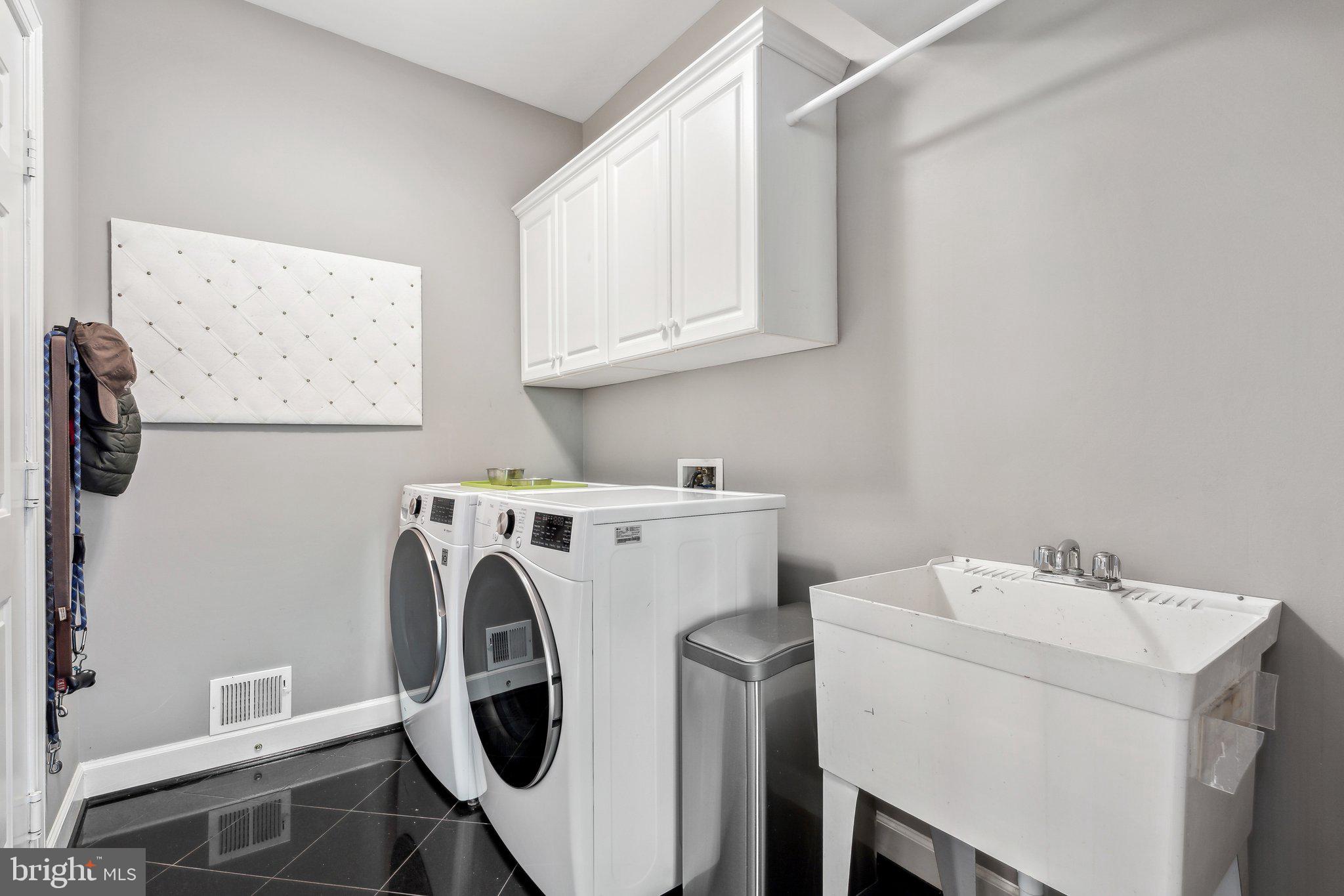 GRAND HAMPTONS II - Residential