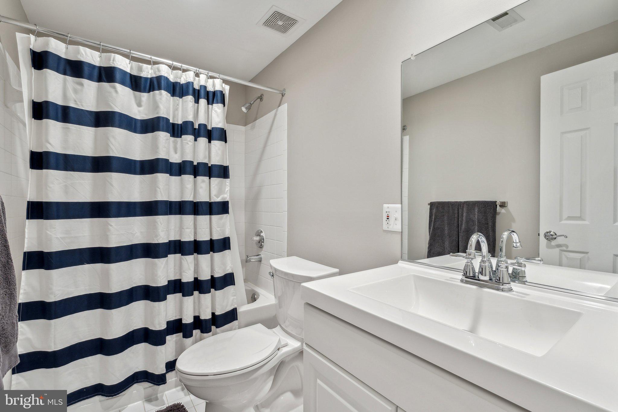 GRAND HAMPTONS II - Residential