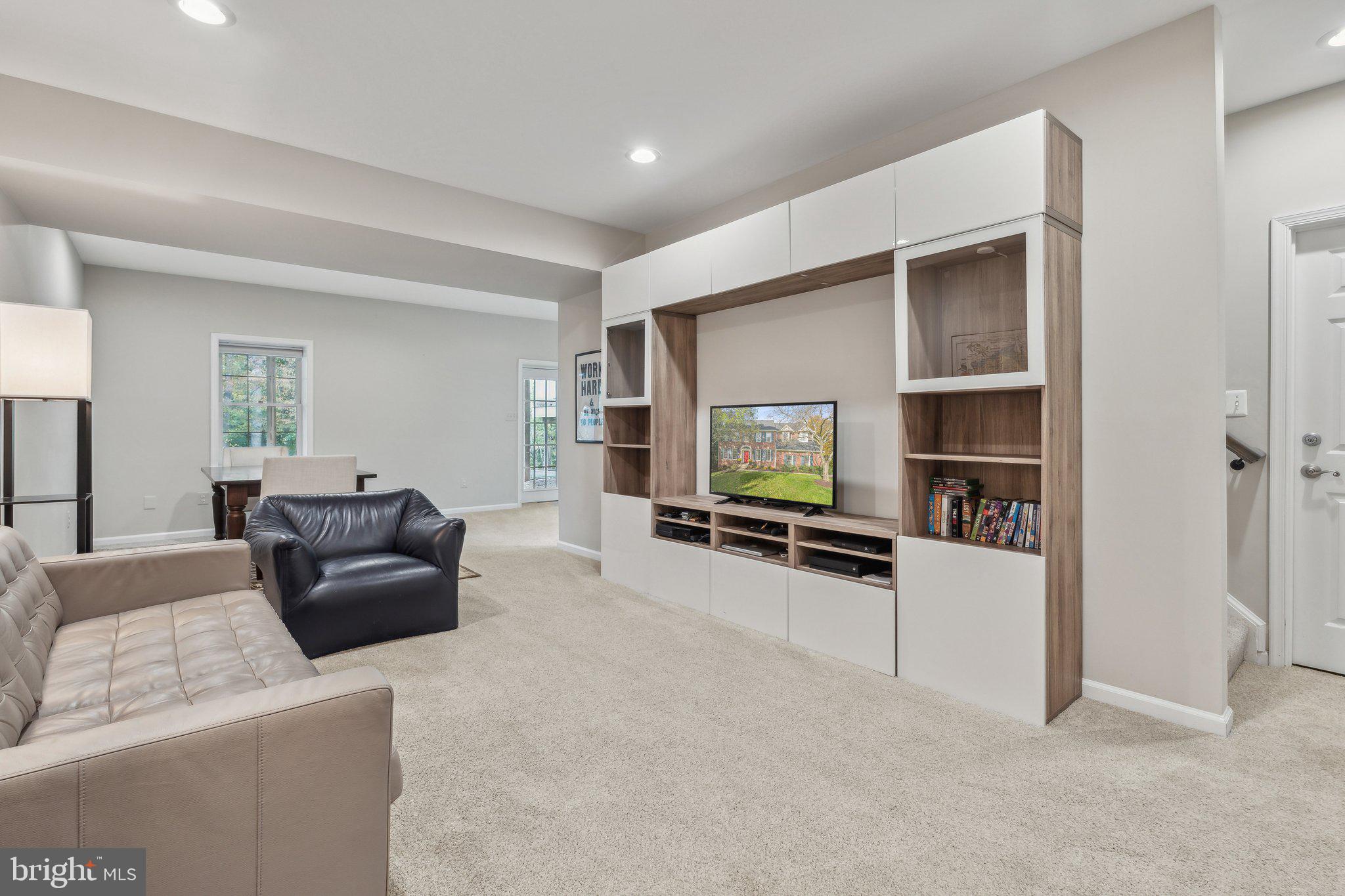 GRAND HAMPTONS II - Residential