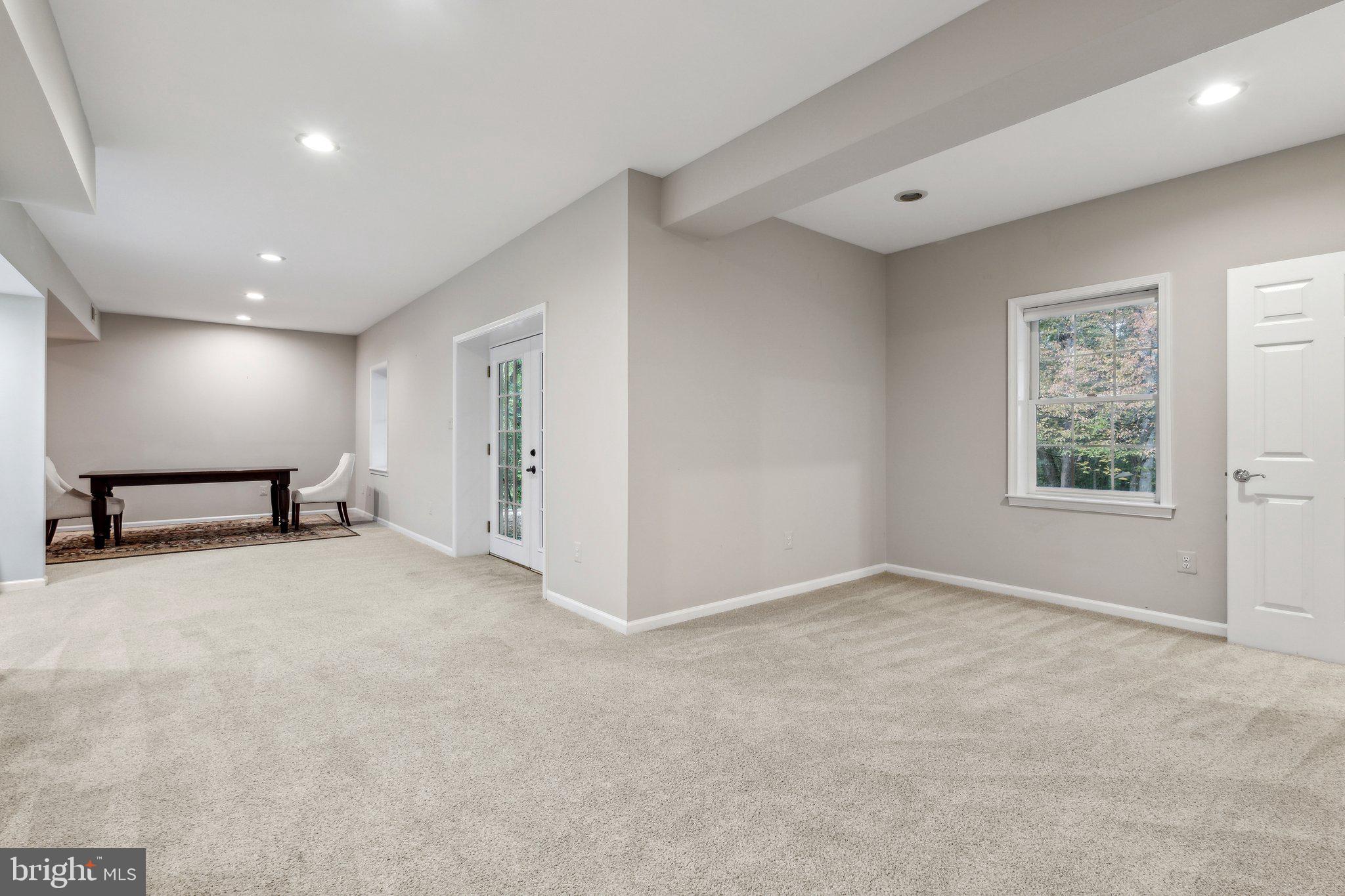 GRAND HAMPTONS II - Residential