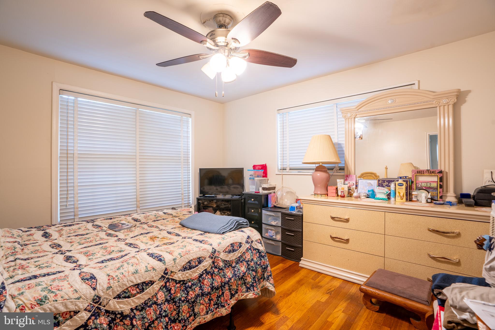 GREENWOOD KNOLLS - Residential