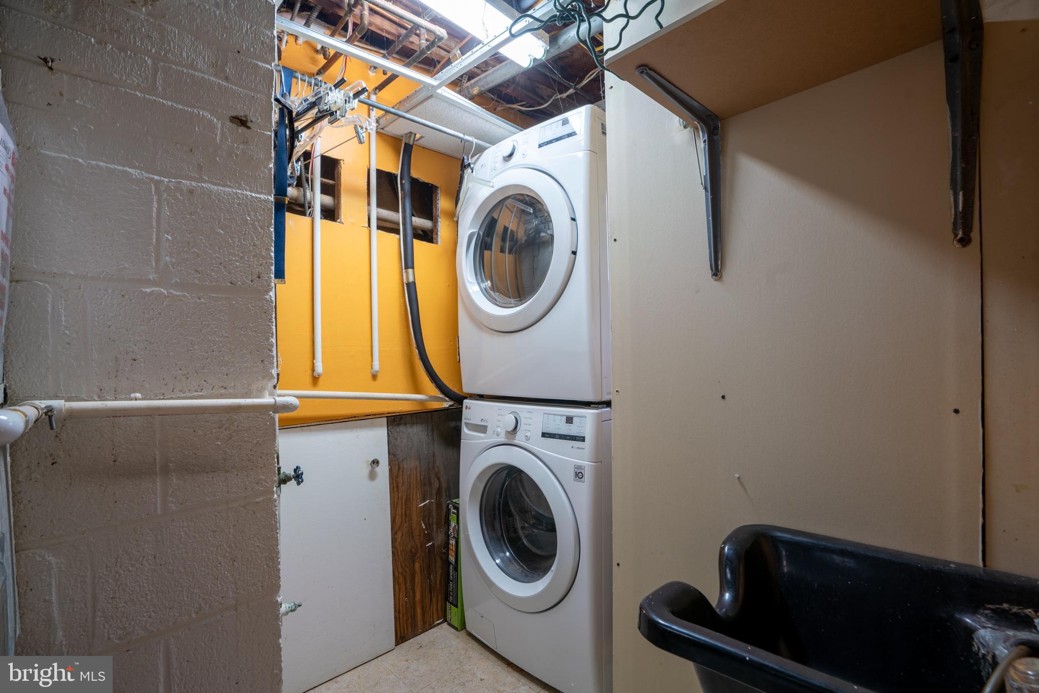 GREENWOOD KNOLLS - Residential