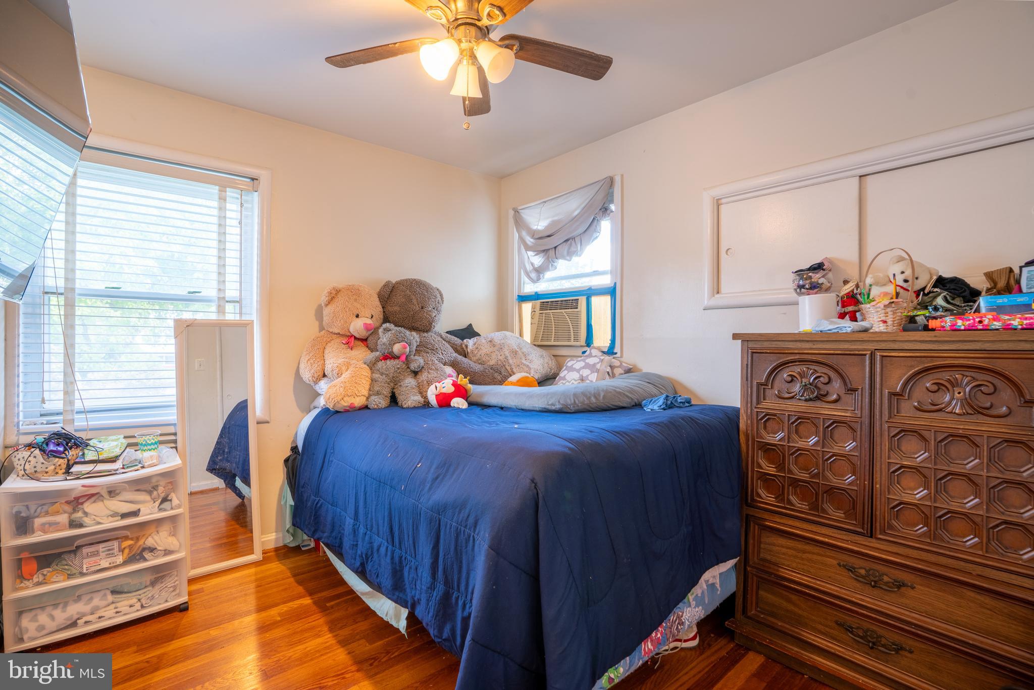 GREENWOOD KNOLLS - Residential