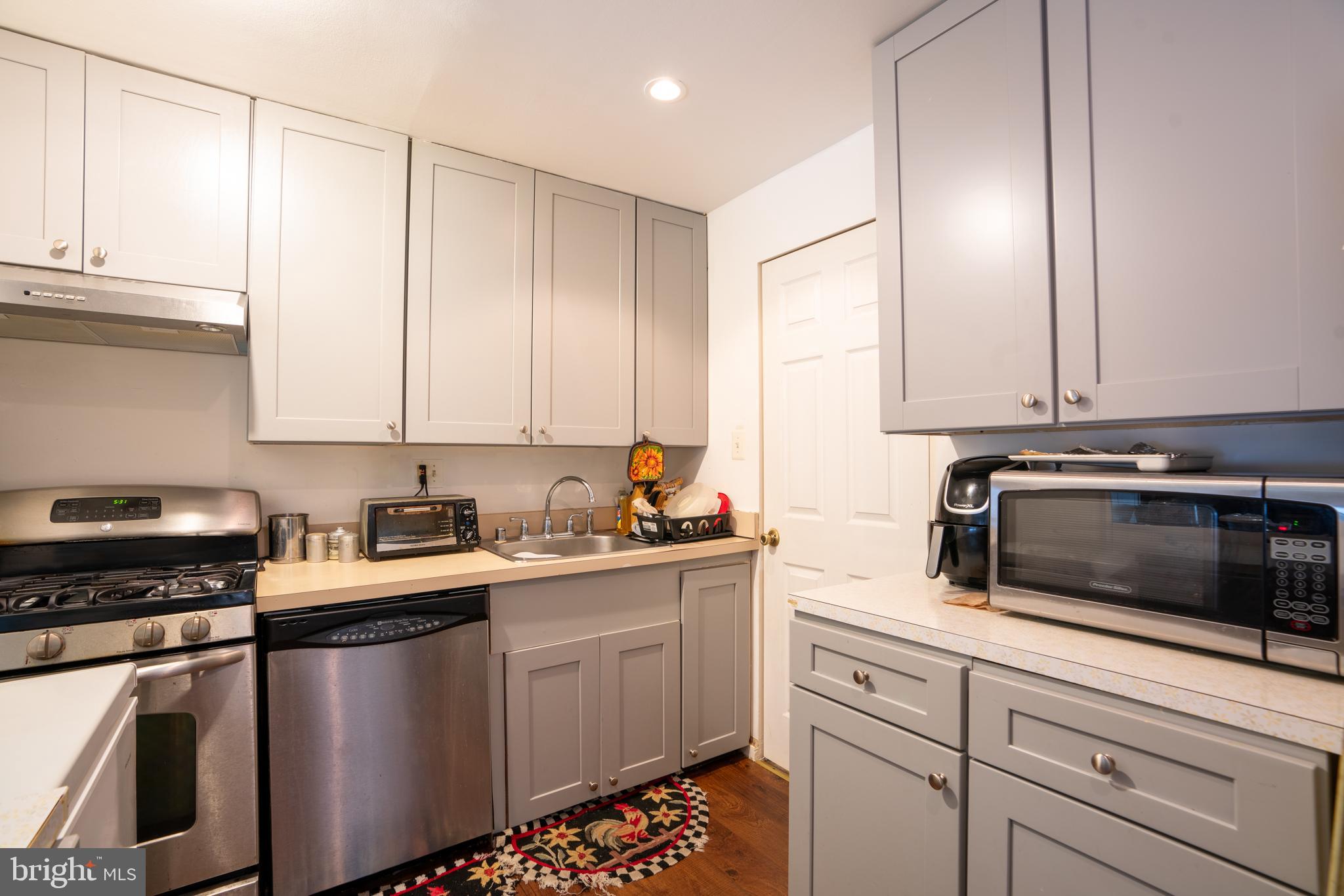 GREENWOOD KNOLLS - Residential