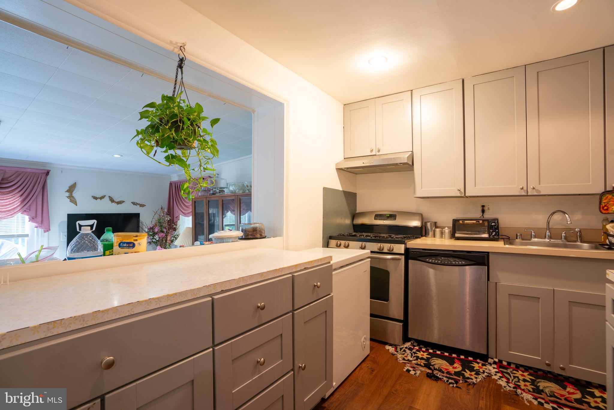 GREENWOOD KNOLLS - Residential