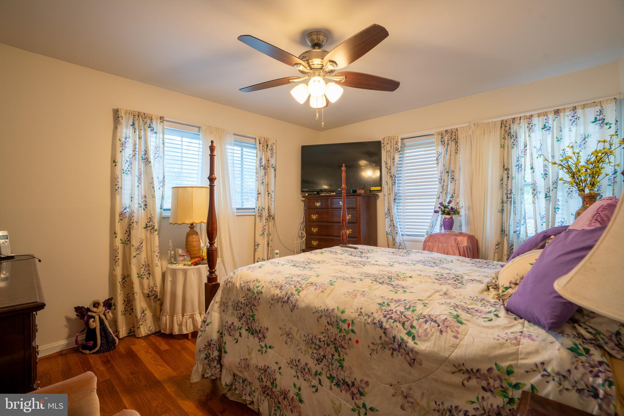 GREENWOOD KNOLLS - Residential