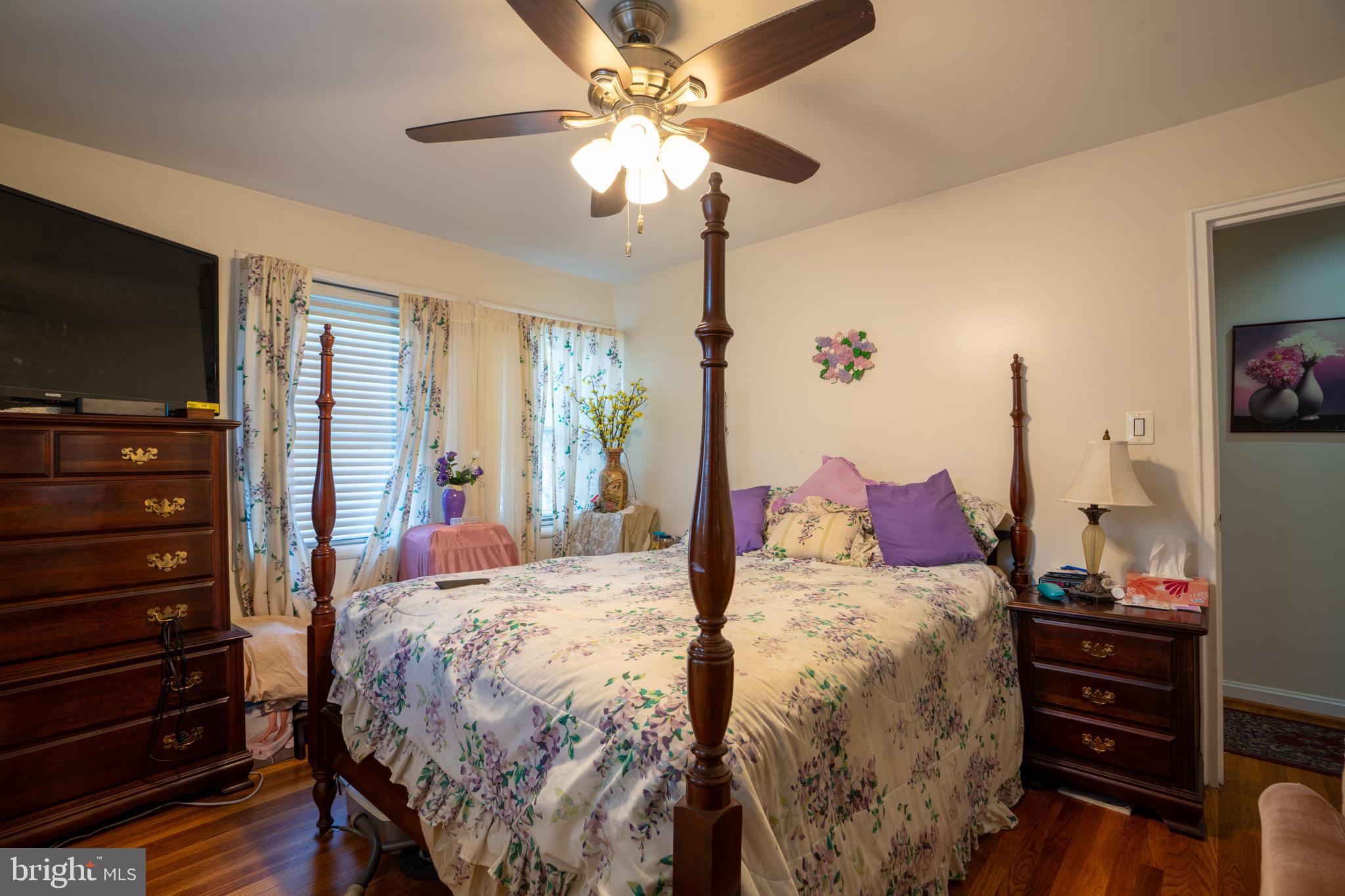 GREENWOOD KNOLLS - Residential