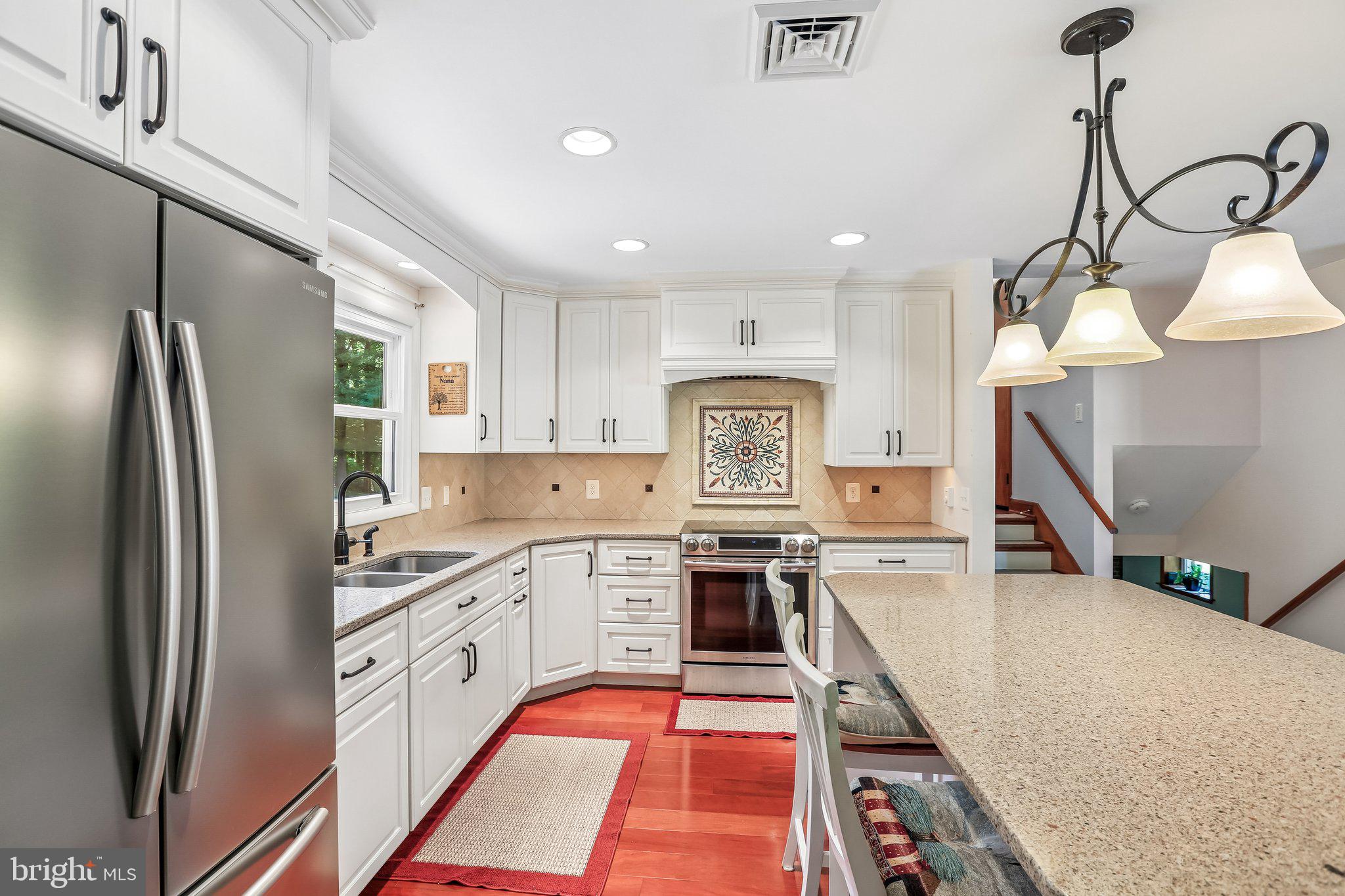 LONDON BRIDGE ESTATES - Residential