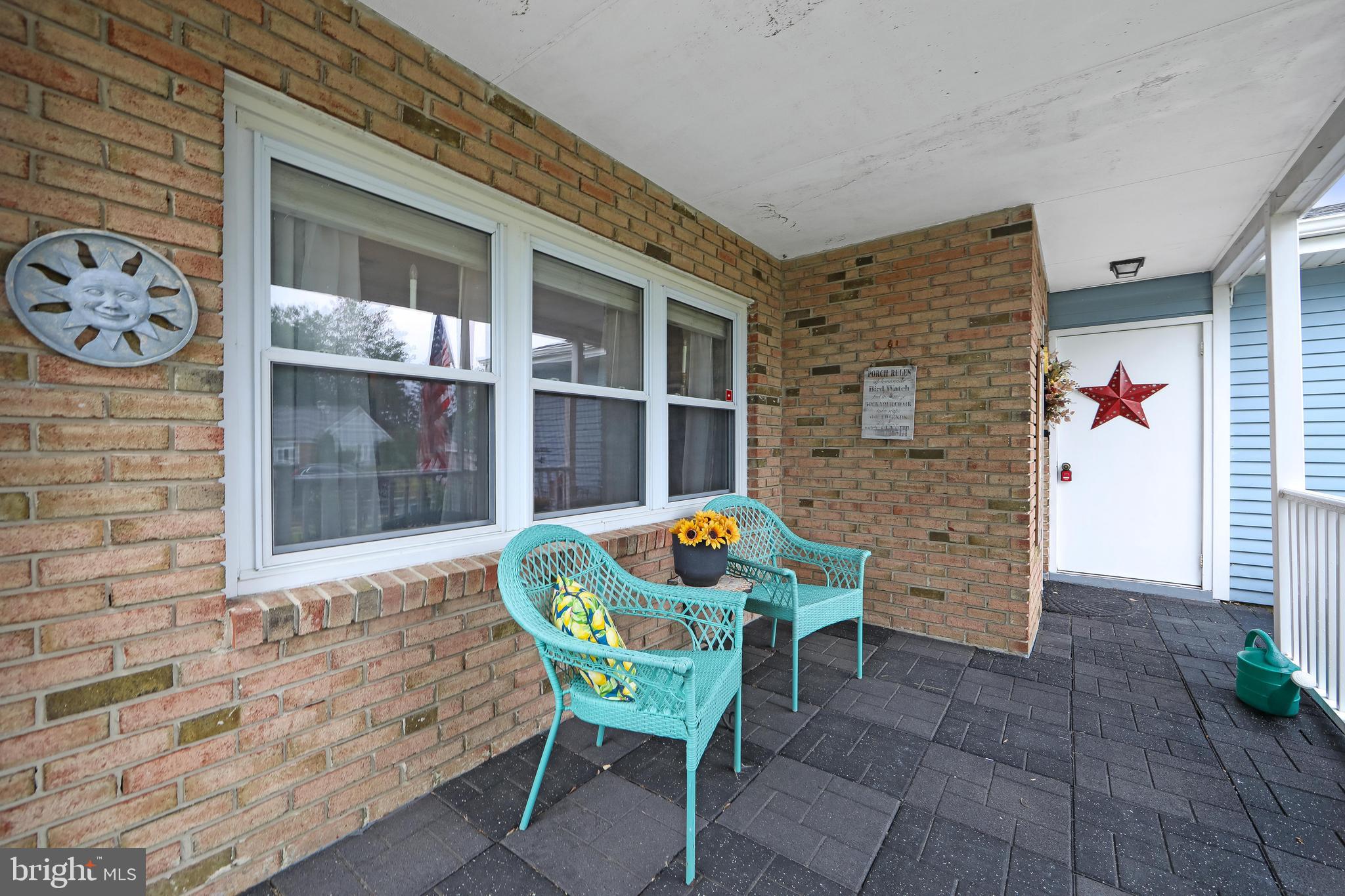 12 FARRINGTON COURT