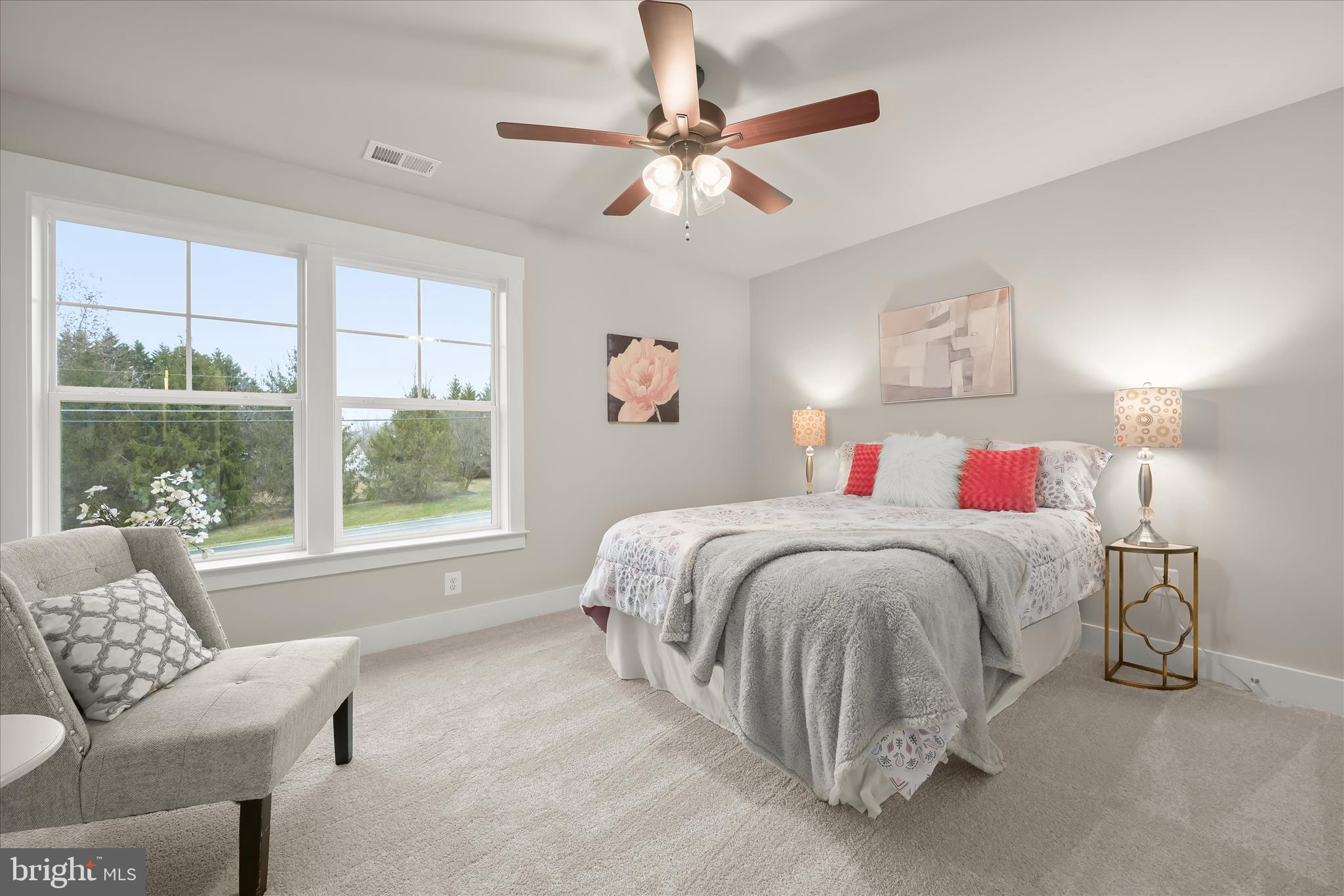 LIONS CROSSING - Residential