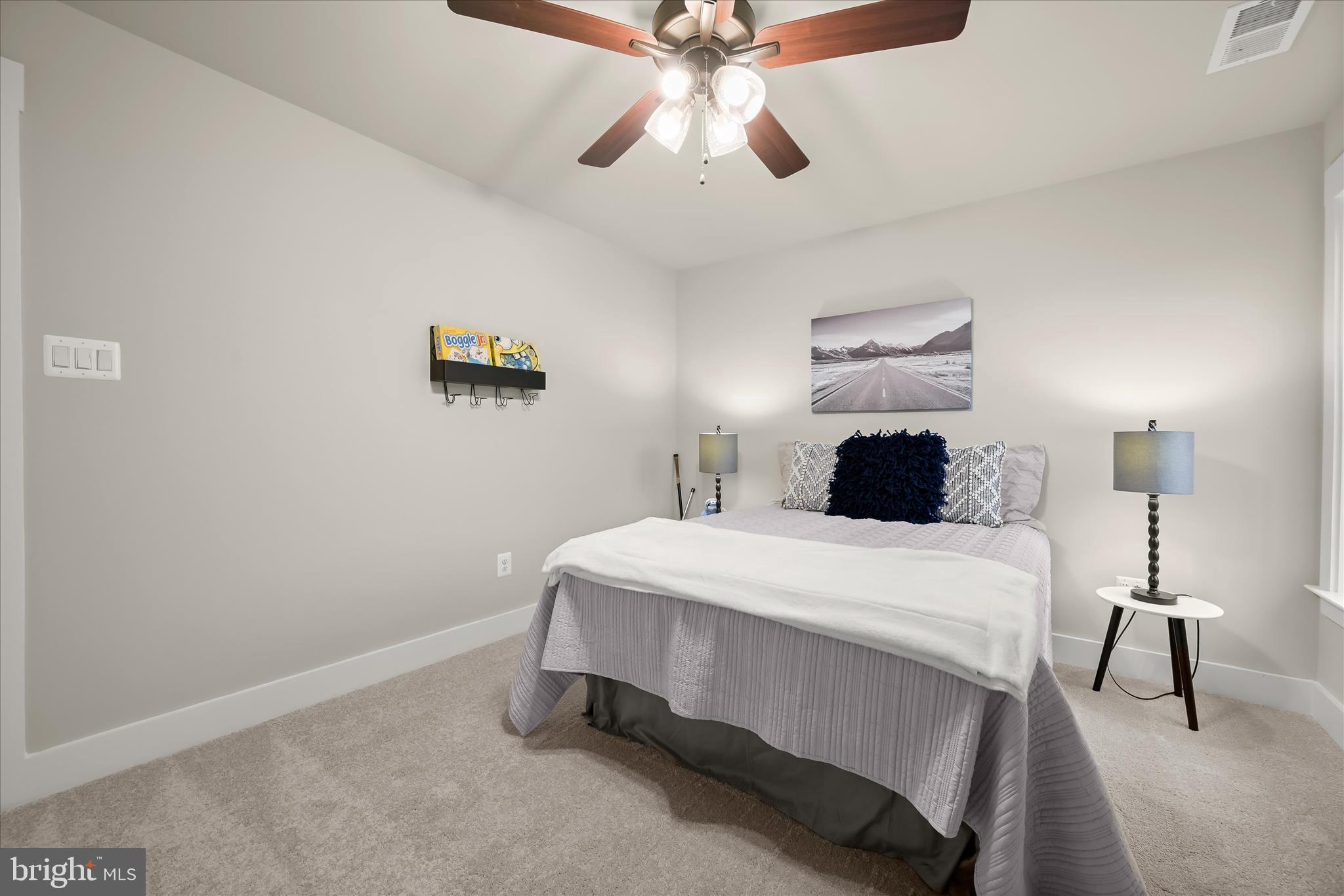 LIONS CROSSING - Residential