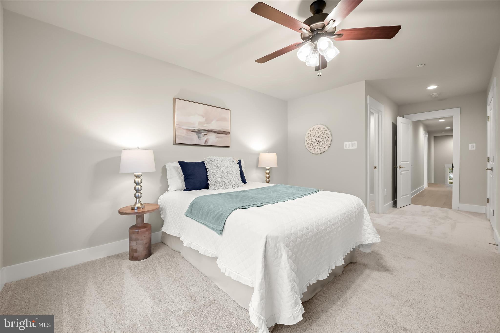 LIONS CROSSING - Residential