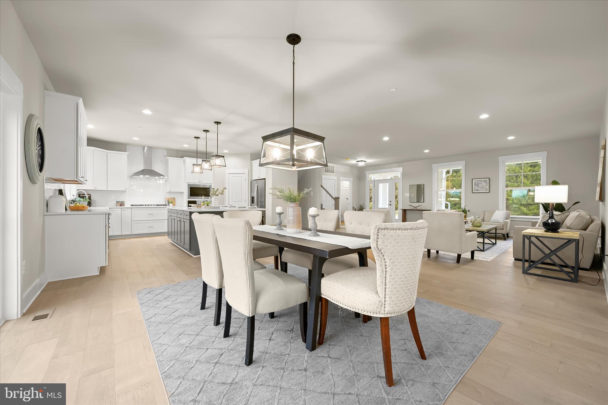 LIONS CROSSING - Residential