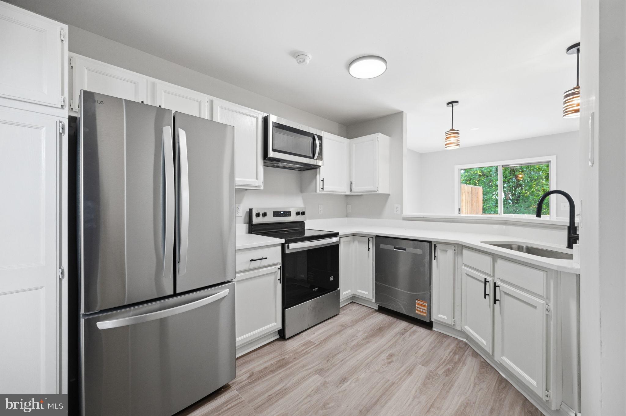 672 RIPPLEBROOK DRIVE
