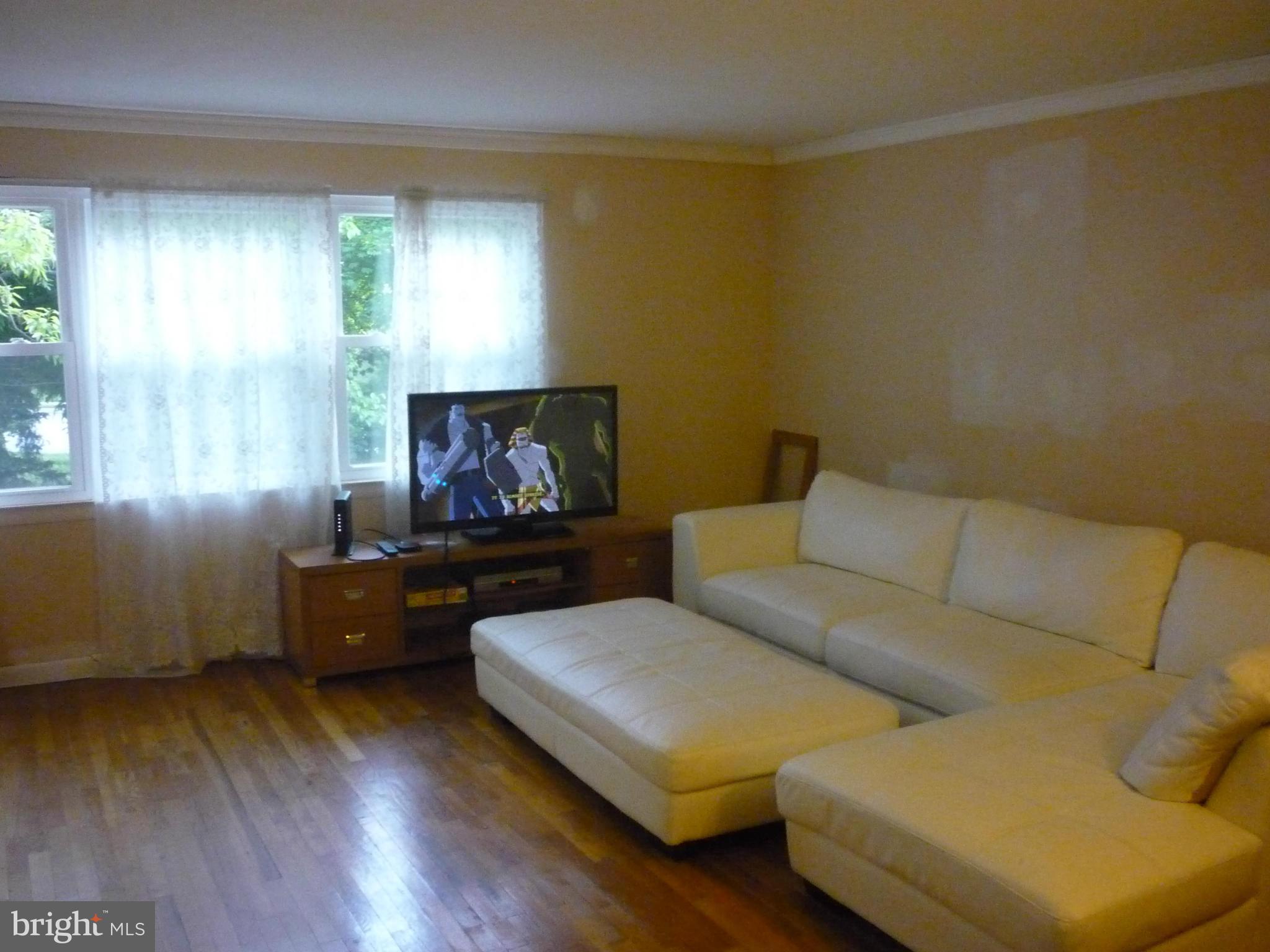 QUEEN ANNE VILLAGE - Residential