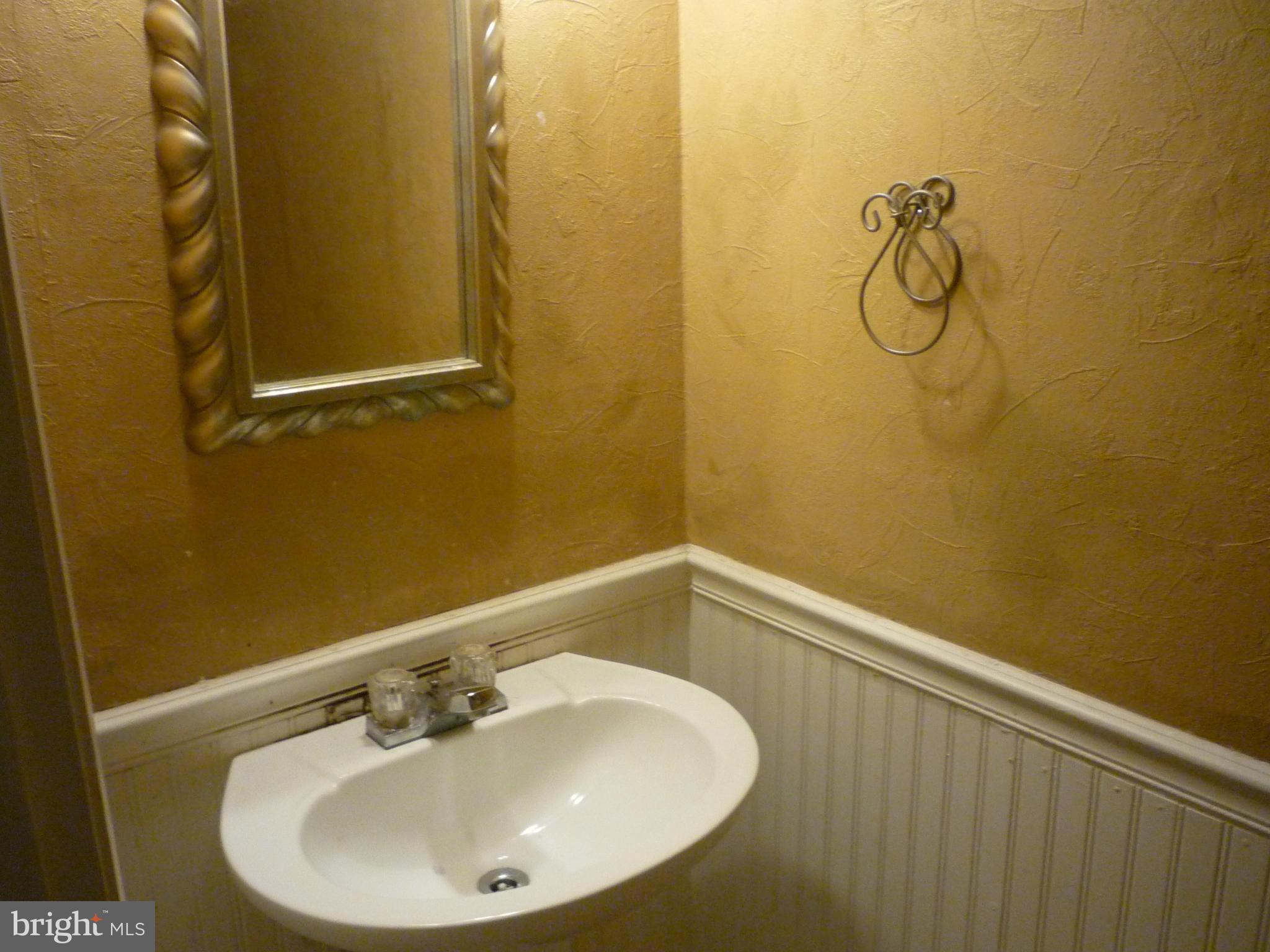 QUEEN ANNE VILLAGE - Residential