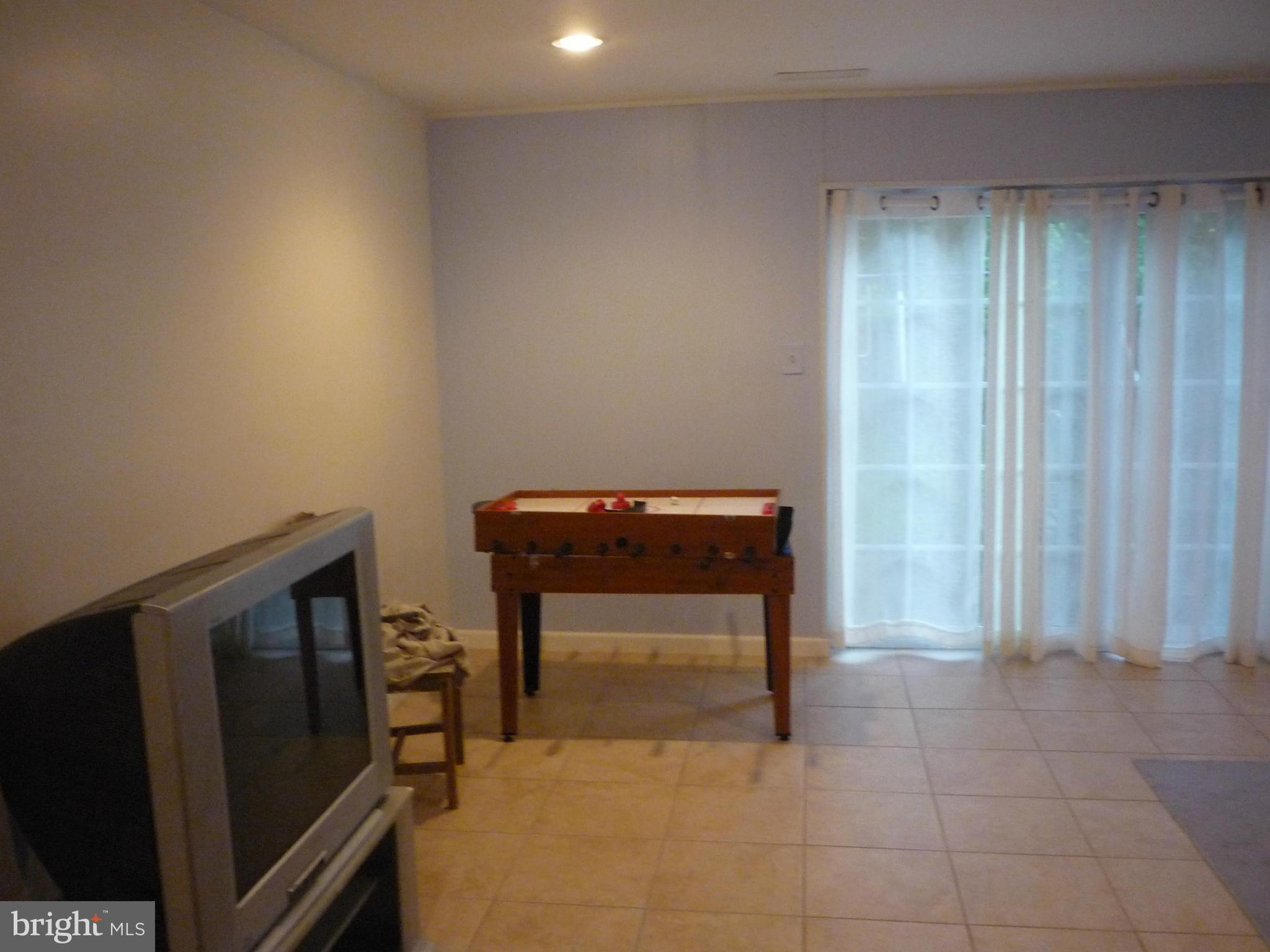 QUEEN ANNE VILLAGE - Residential