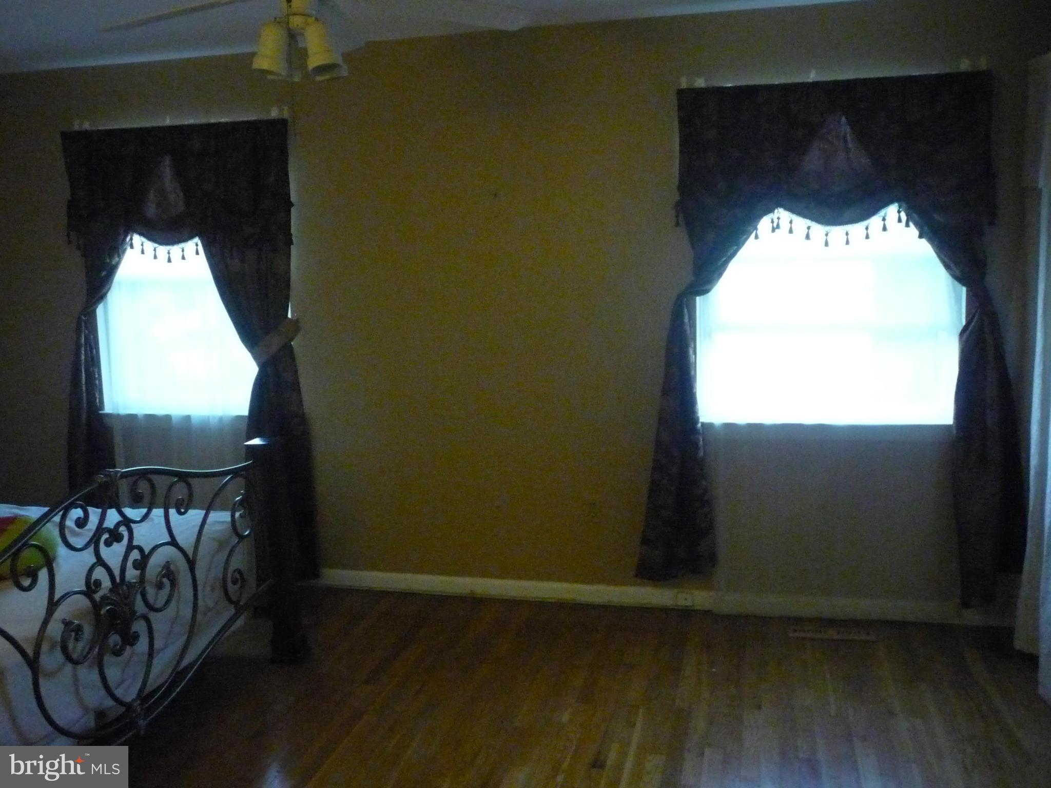 QUEEN ANNE VILLAGE - Residential