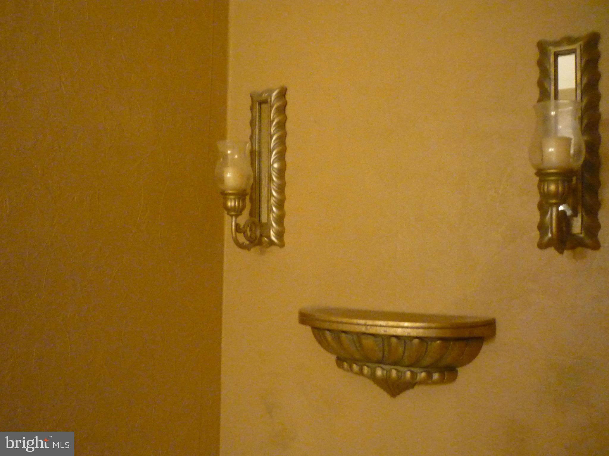 QUEEN ANNE VILLAGE - Residential