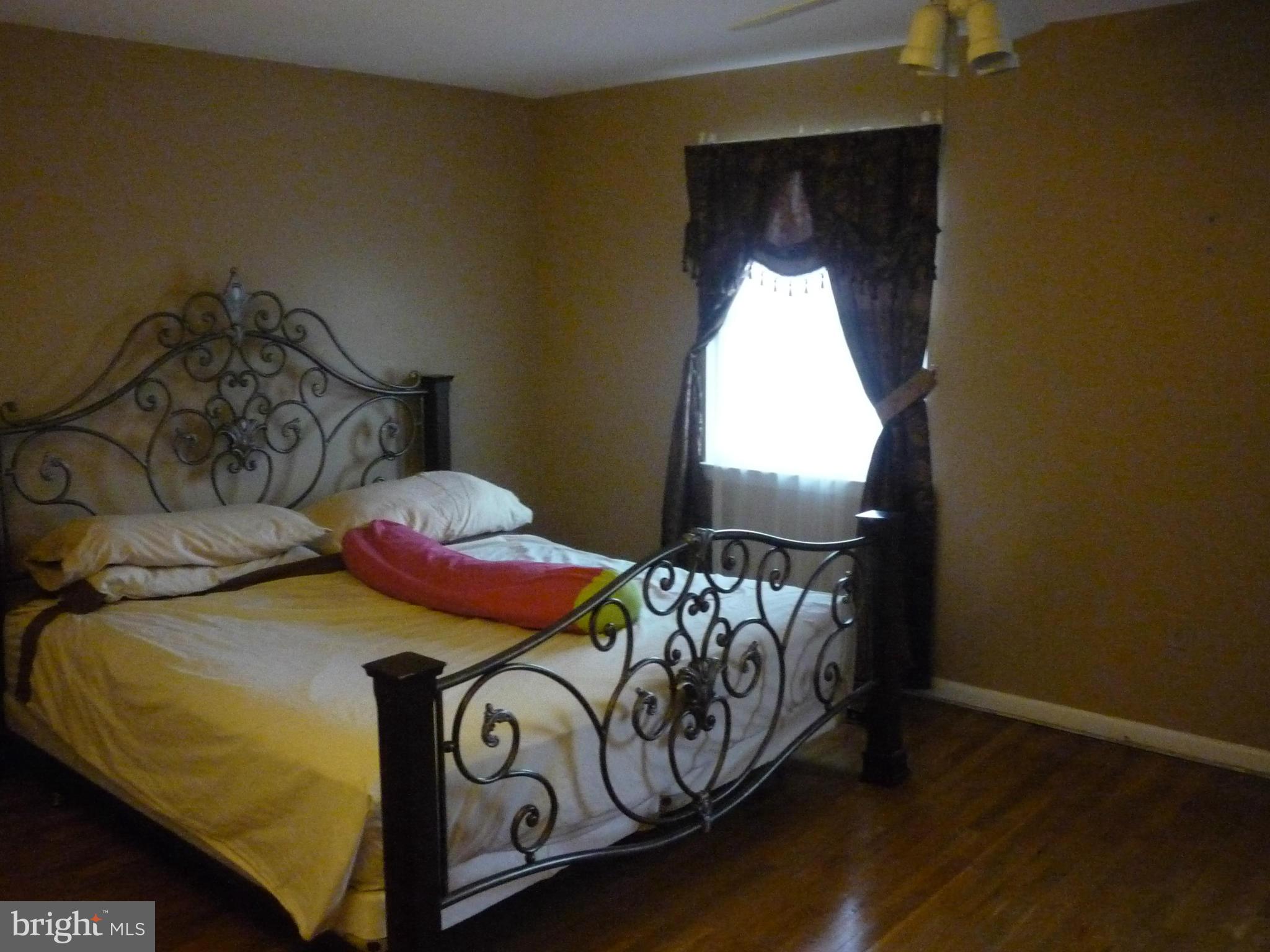 QUEEN ANNE VILLAGE - Residential