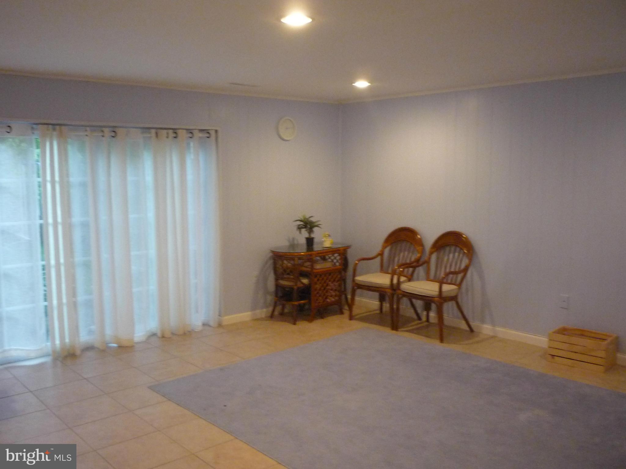 QUEEN ANNE VILLAGE - Residential