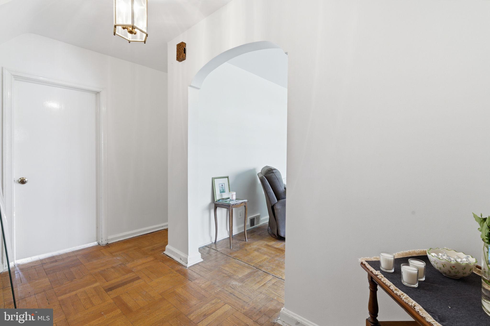 EAST FALLS - Residential
