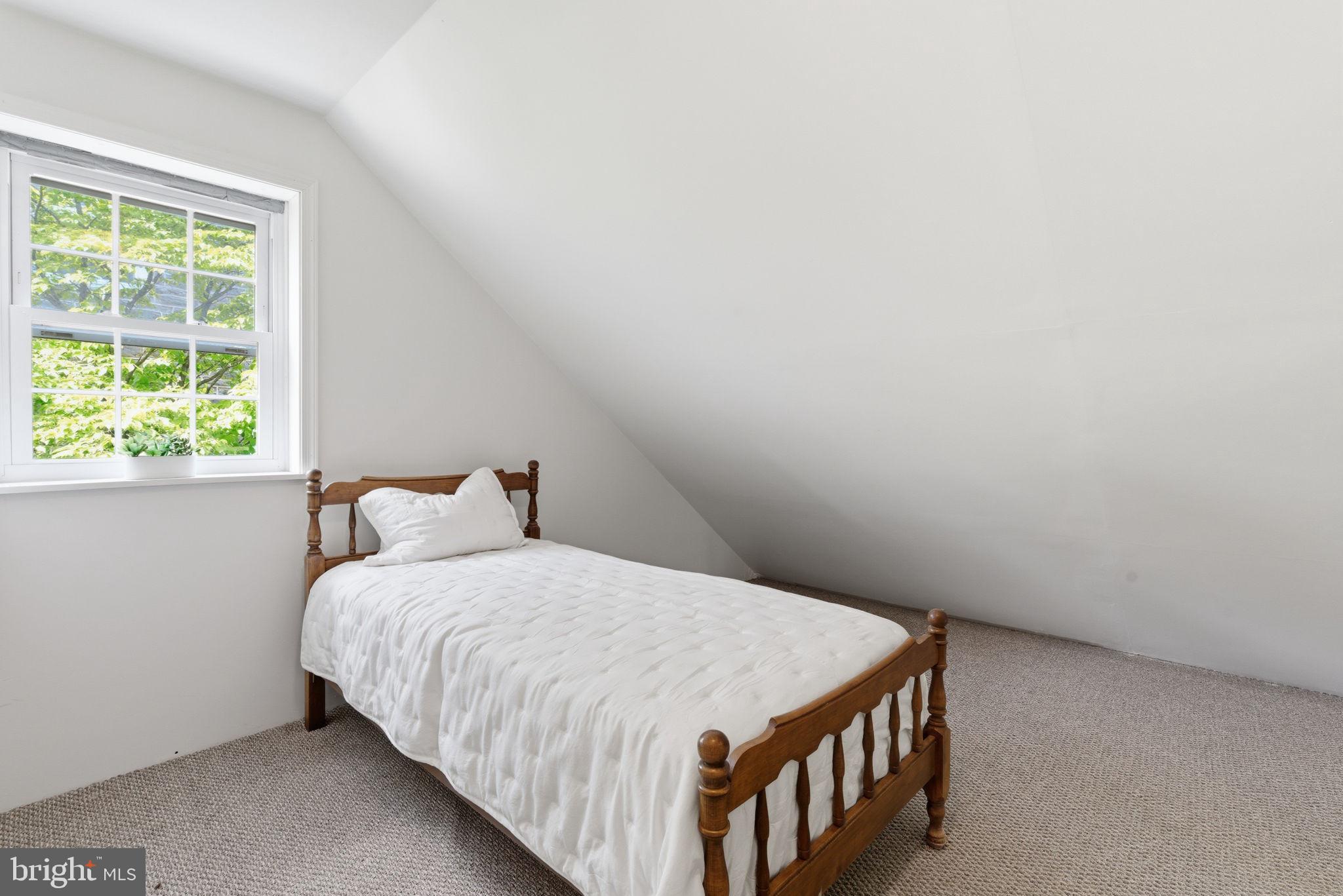 EAST FALLS - Residential
