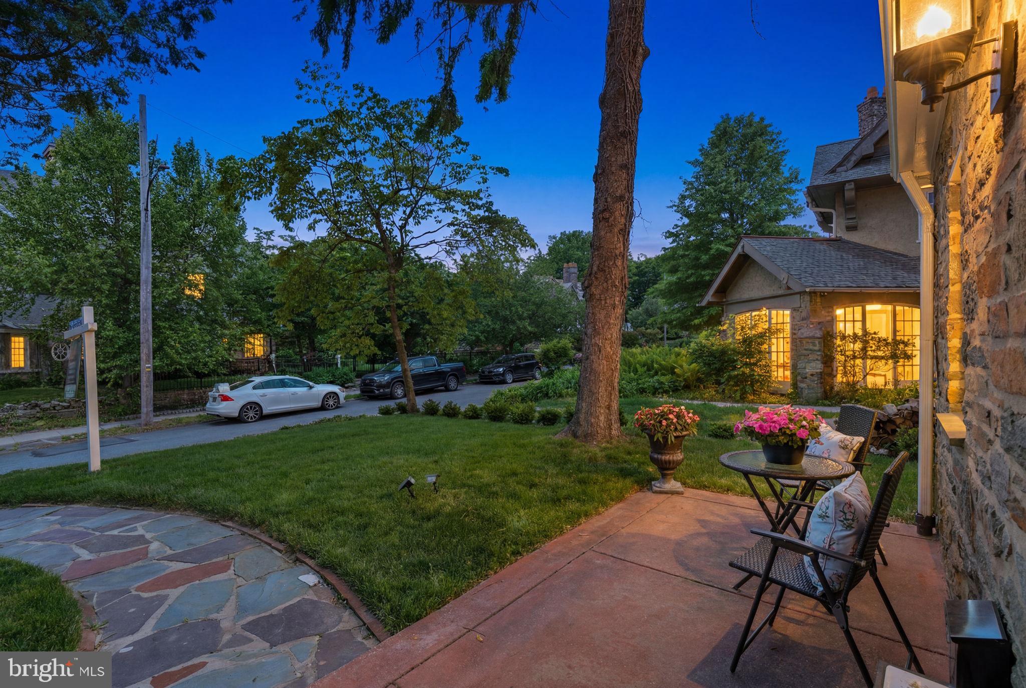 EAST FALLS - Residential