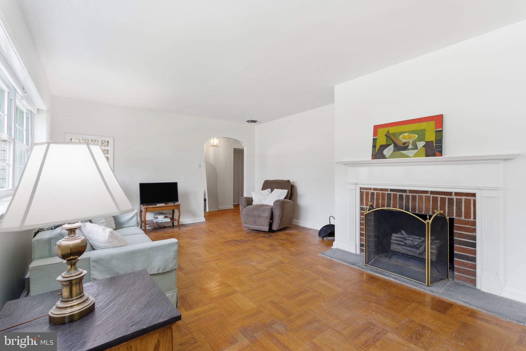 EAST FALLS - Residential