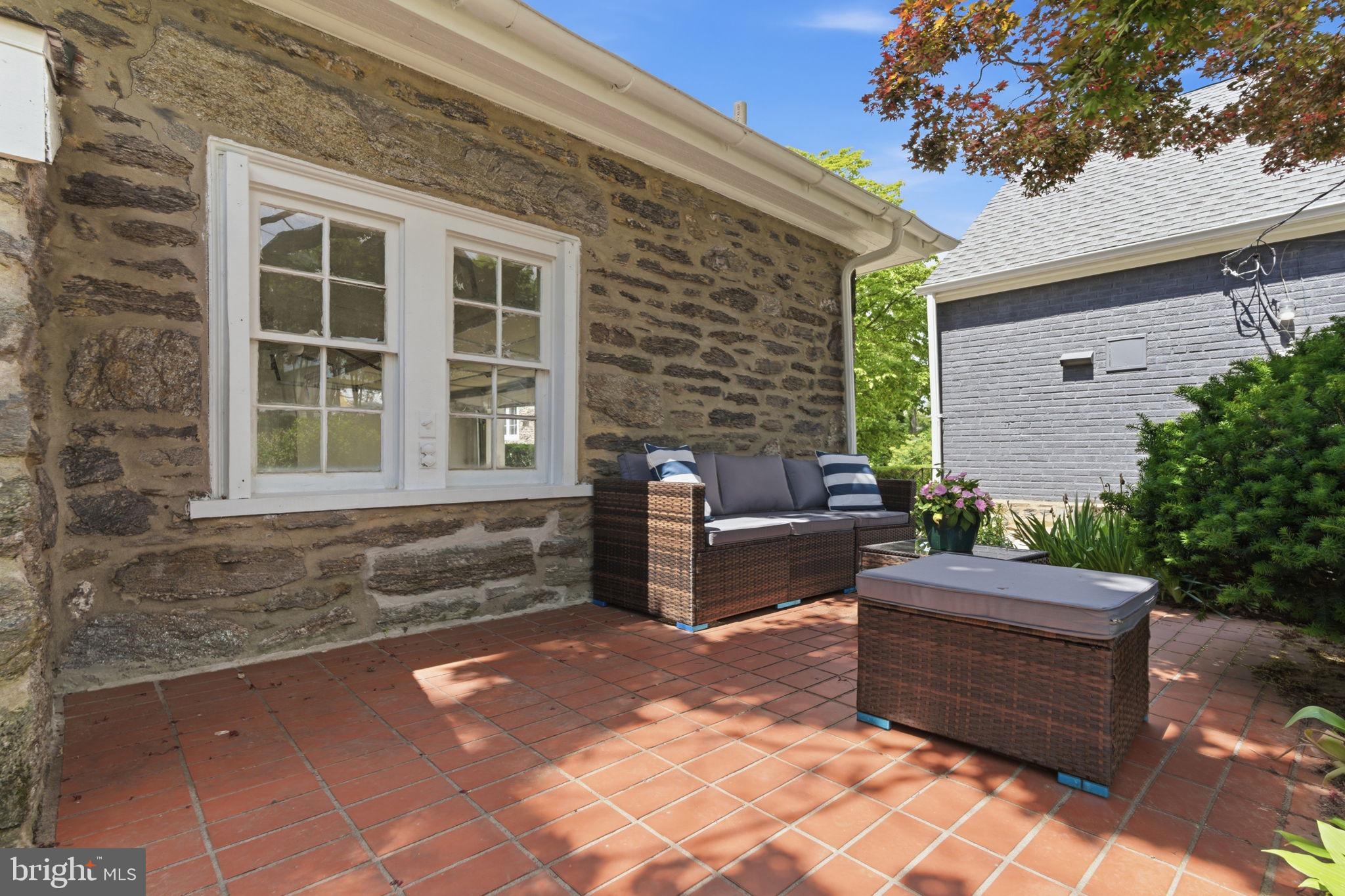 EAST FALLS - Residential