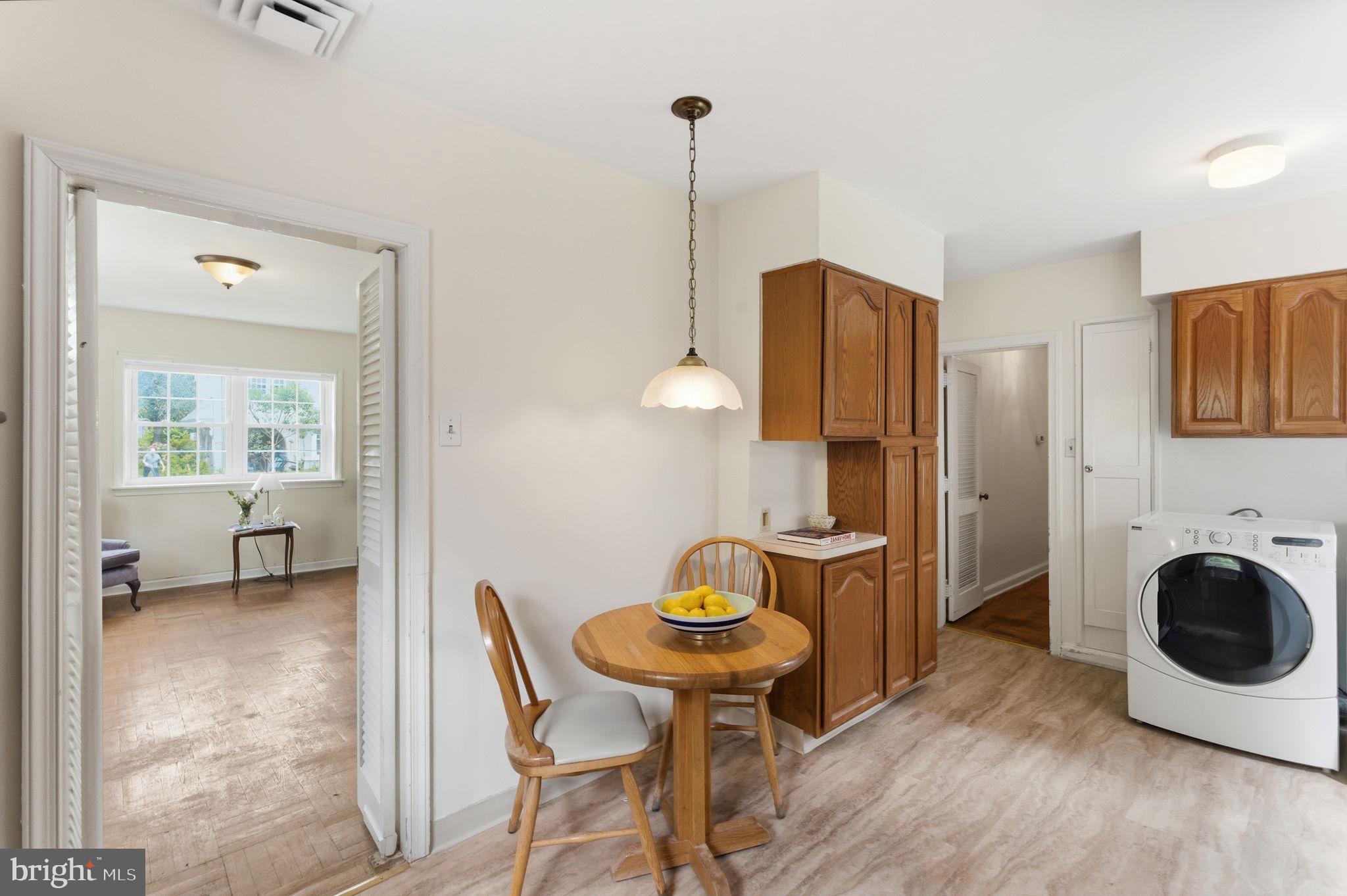 EAST FALLS - Residential