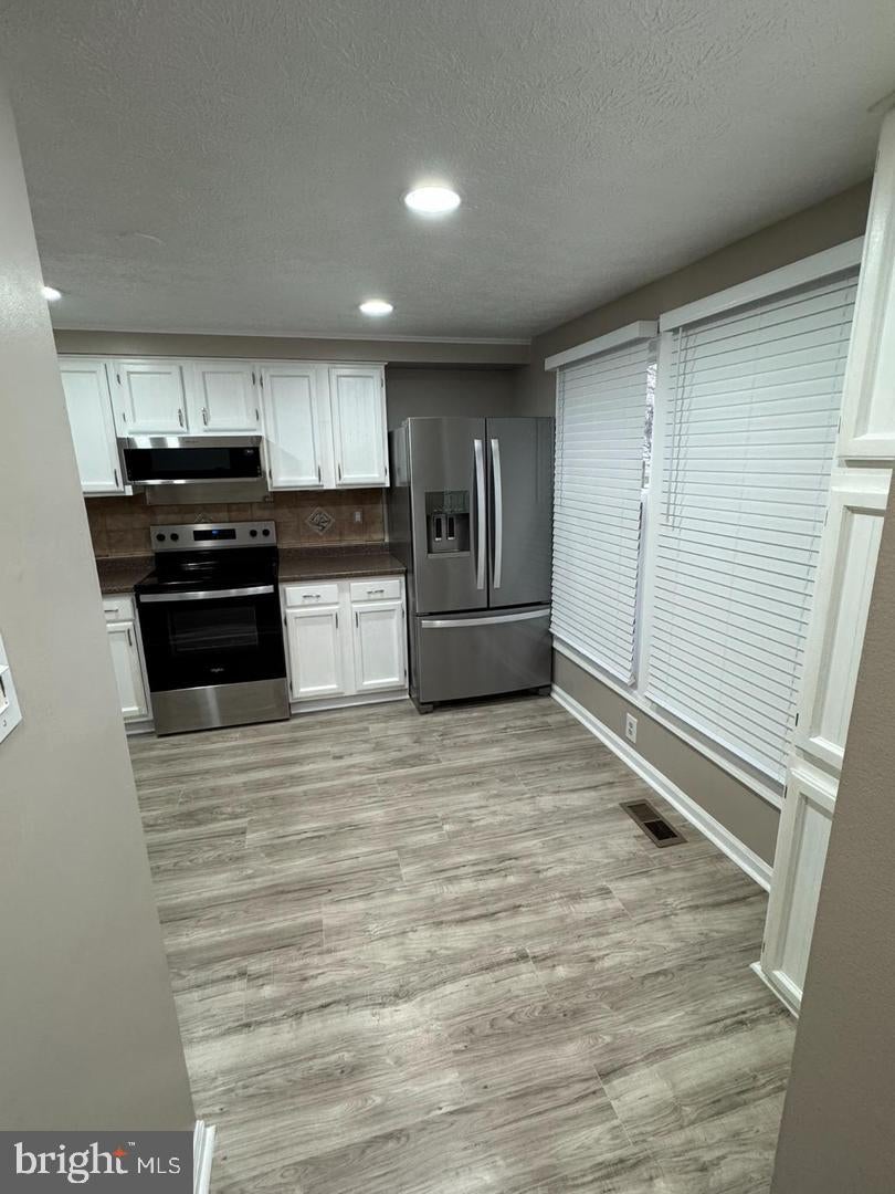 520 ELLROSE COURT