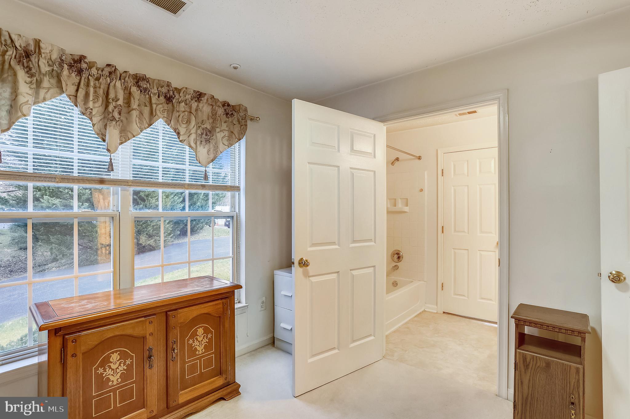 WINDGATE CONDO - Residential