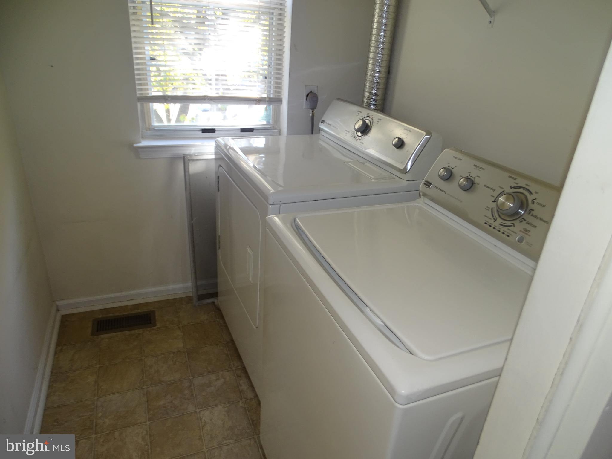 VILLAGE SHIRES - Residential Lease