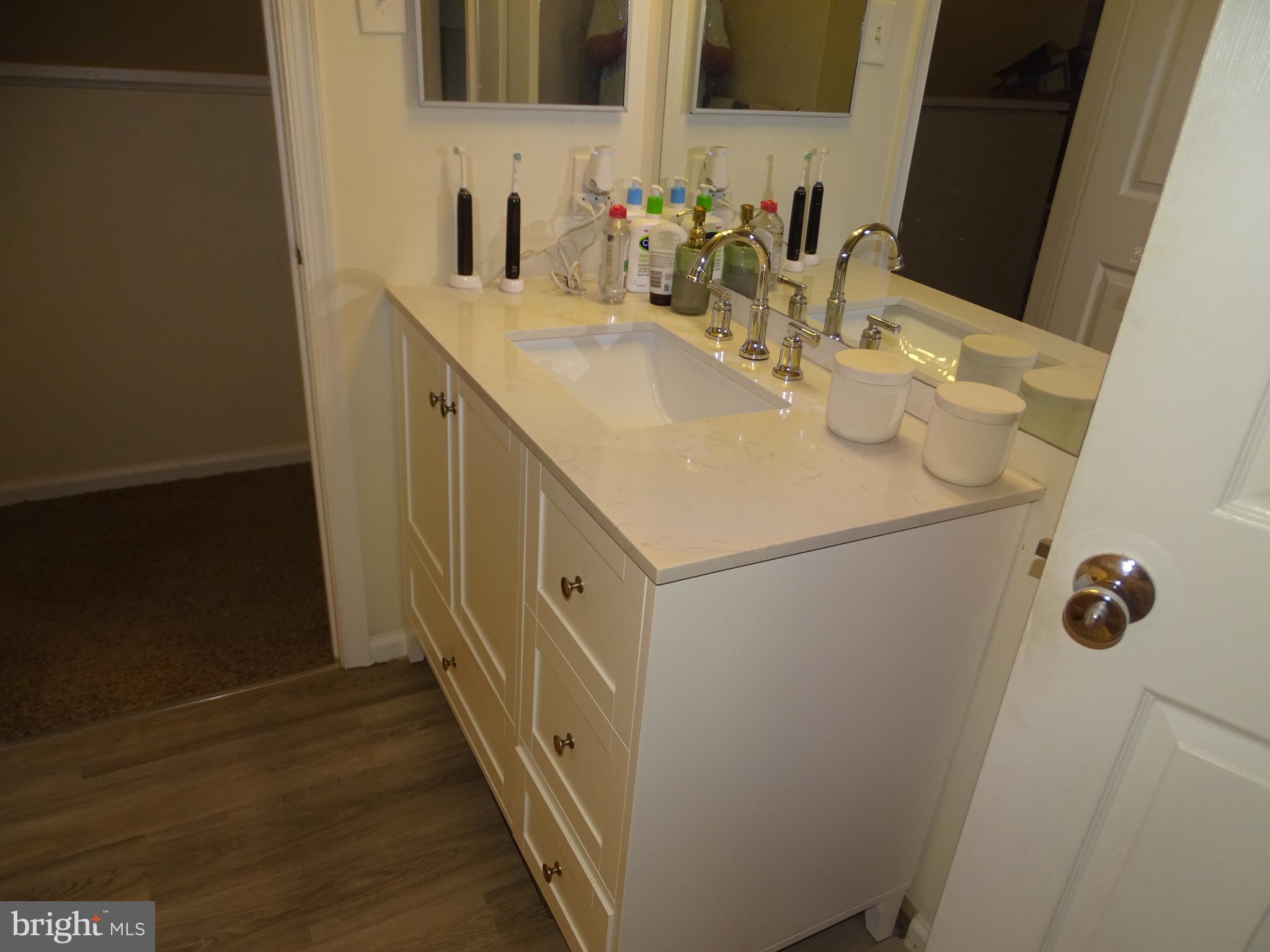 VILLAGE SHIRES - Residential Lease