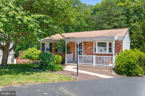 Photo of 4850 Langer Lane, WOODBRIDGE, VA 22193 (MLS # VAPW2124066)