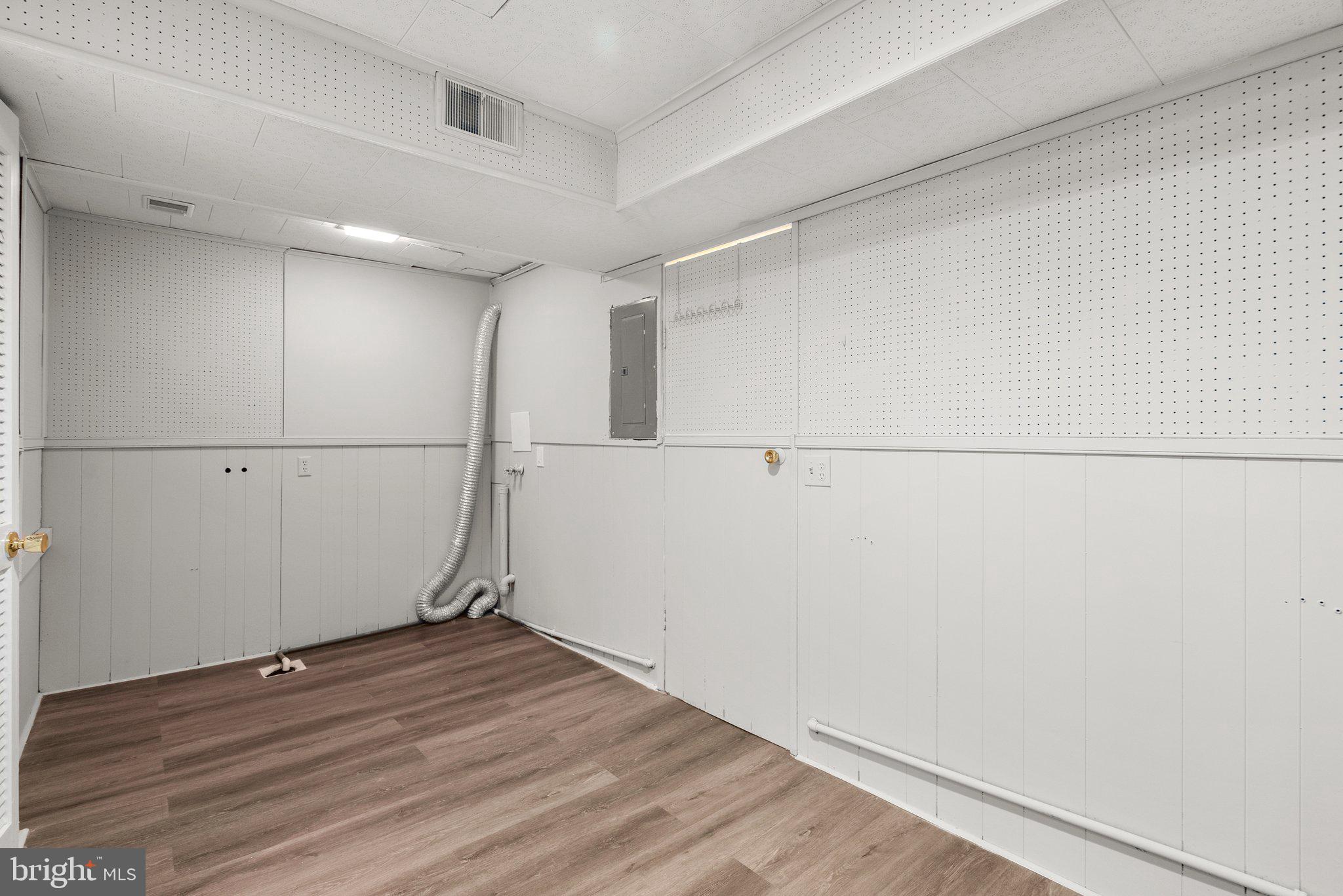 BURNT MILLS KNOLLS - Residential