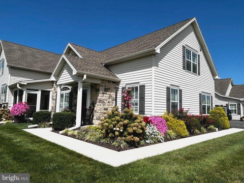 Photo of 140 Dolomite Drive, YORK, PA 17408 (MLS # PAYK2111672)