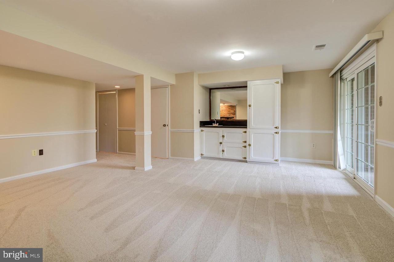 RESTON - Residential Lease