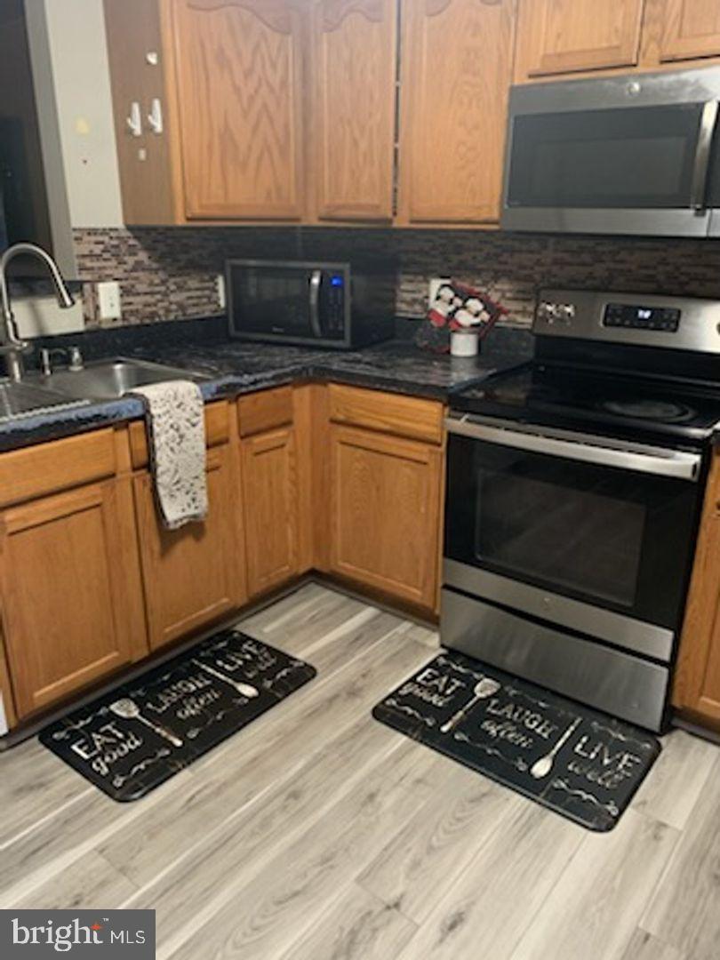 STONE RIVER - Residential Lease