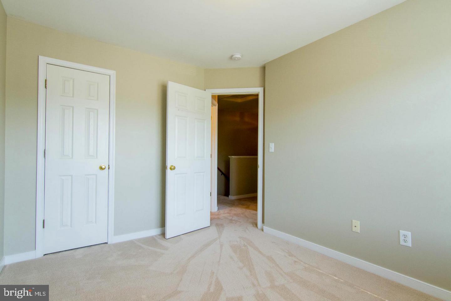 STONE RIVER - Residential Lease