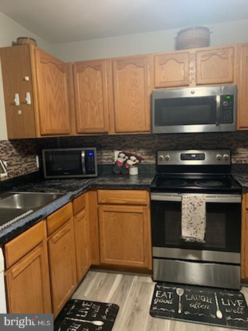 STONE RIVER - Residential Lease