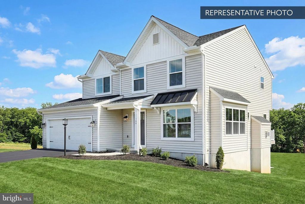 Photo of 2474 E Venisa Drive #LOT 7, HAZLE TOWNSHIP, PA 18201 (MLS # PALU2002812)