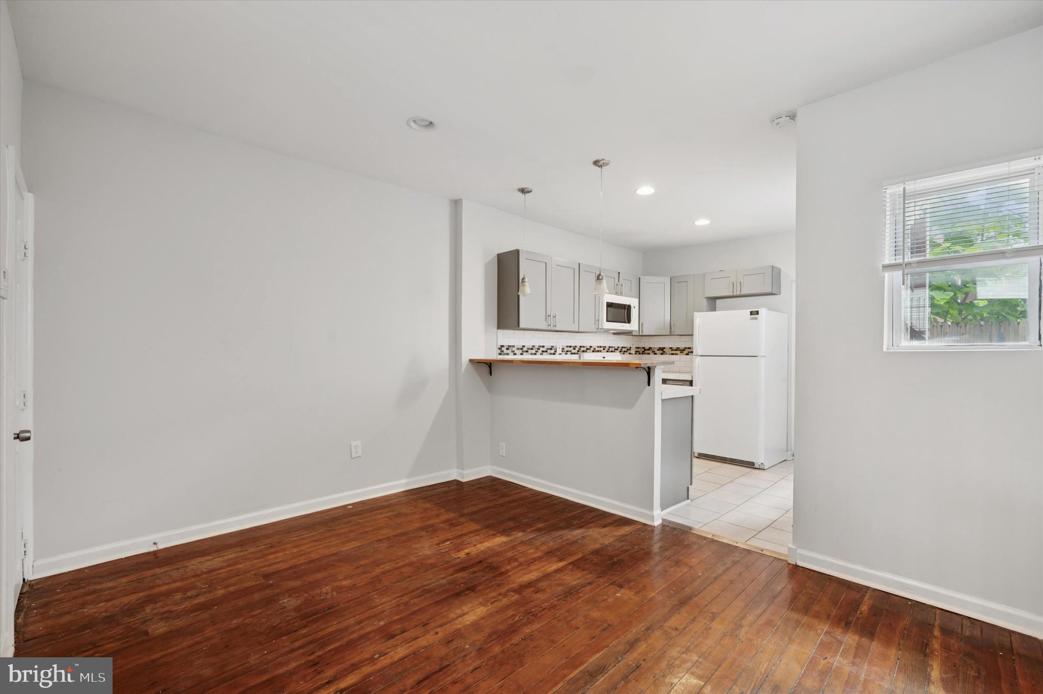 POINT BREEZE - Residential Lease