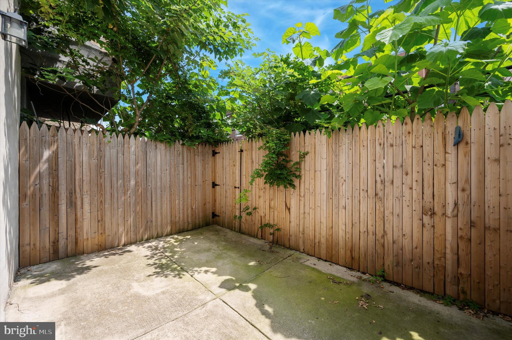 POINT BREEZE - Residential Lease